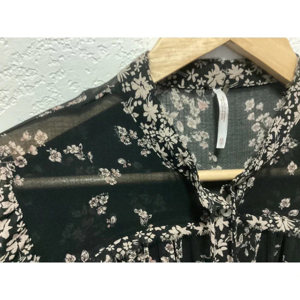 Free‎ People Serena Floral Bell Sleeve Blouse Women XS Black Sheer Boho Tie Neck
